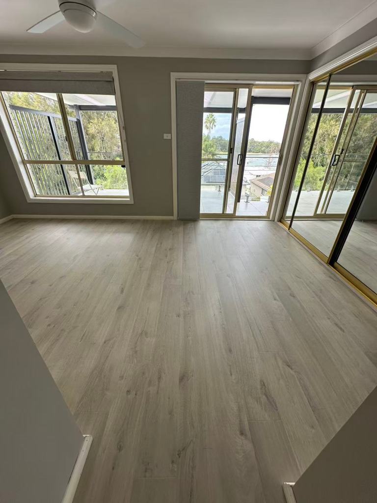 Quickstep Laminate Flooring Impressive Ultra Soft Oak Light IMU1854